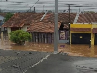 Mão amiga para recomeçar nossa casa e loja